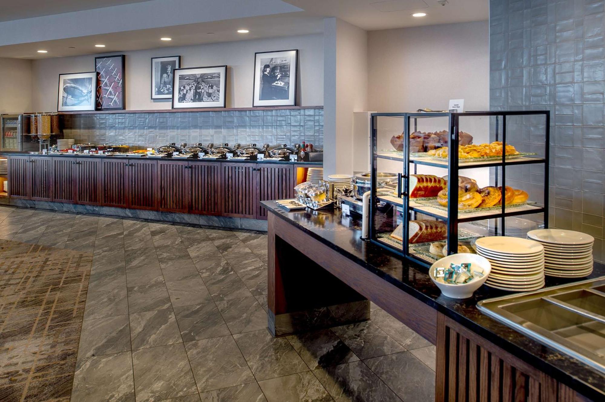 Hilton St. Louis Airport Hotell Woodson Terrace Exteriör bild